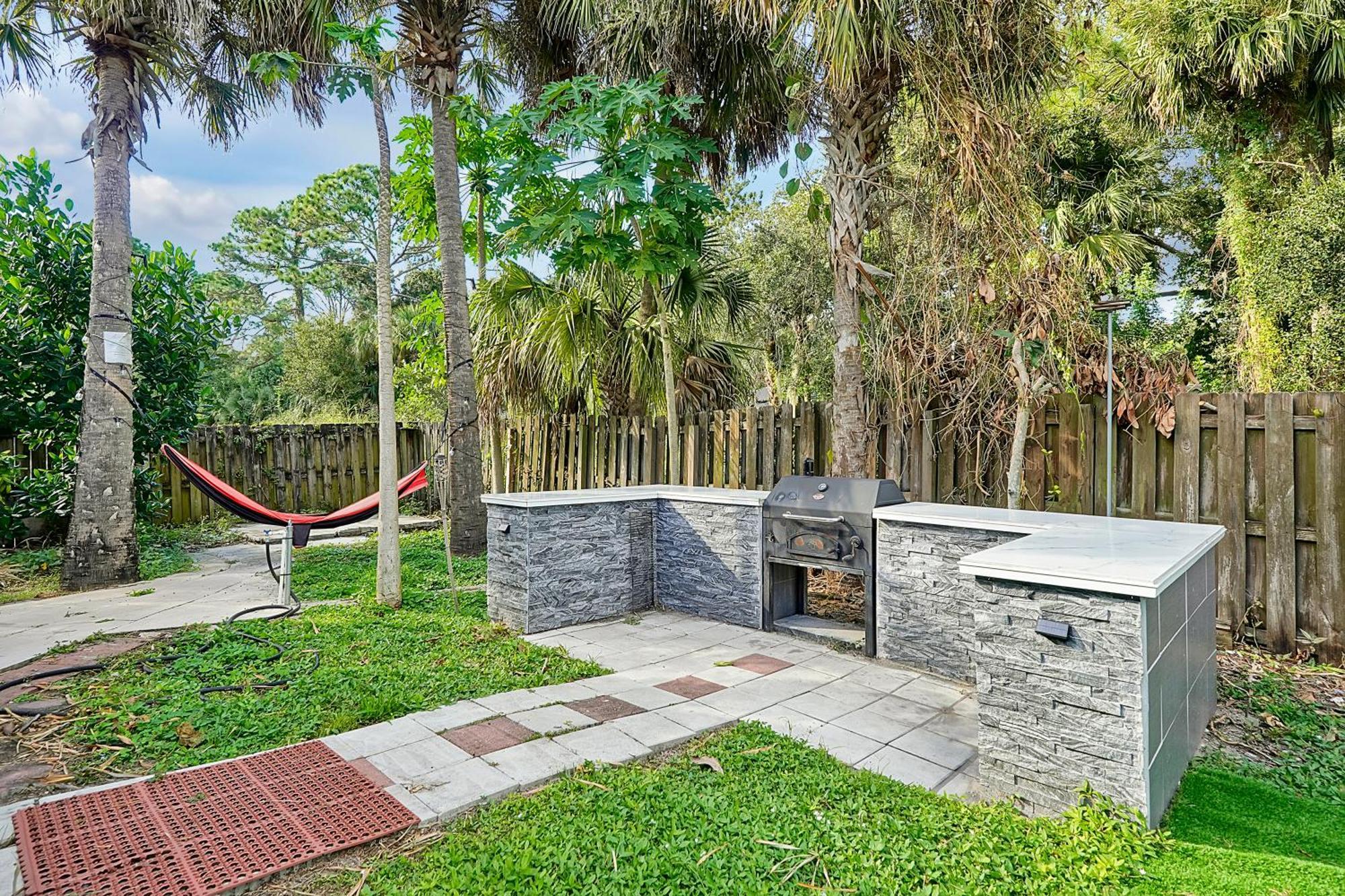 Villa Poolside Cocoa Oasis W/ Tiki Bar! Frontenac Esterno foto